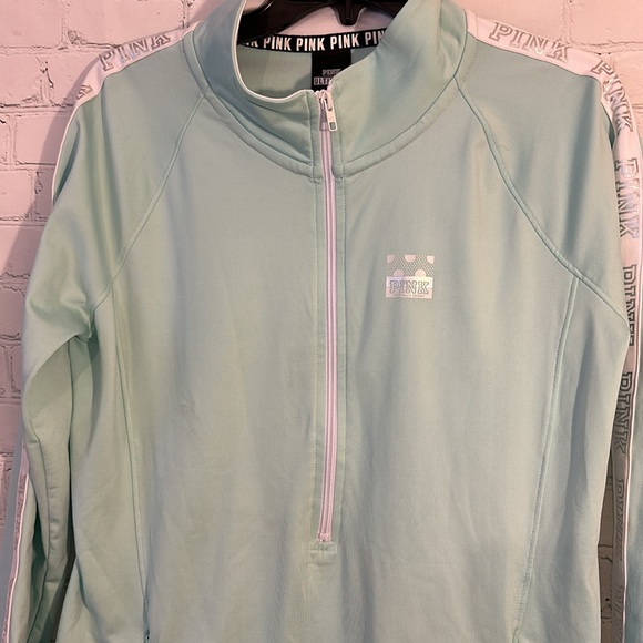 Victoria’s Secret Pink Ultimate 2/3 zip jacket! - Picture 2 of 8